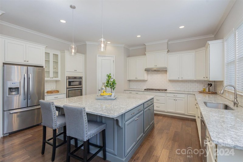 1051 Dunwoody Drive
