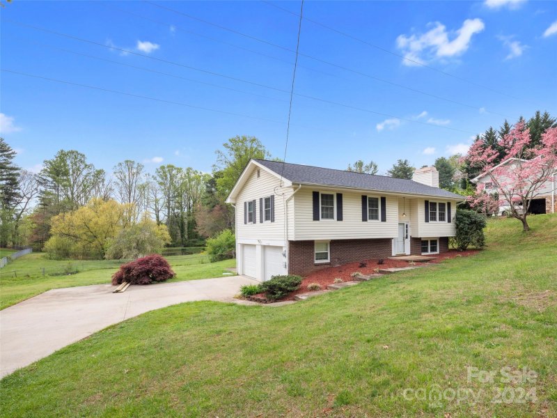 Property image 5 at 12 Woodfield Road, Arden, NC 28704