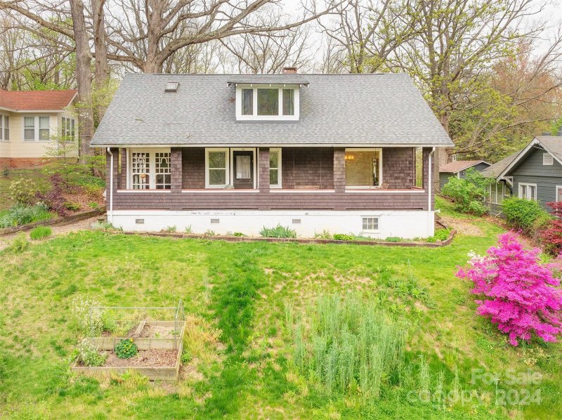 Property image 2 at 30 Linden Avenue, Asheville, NC 28801