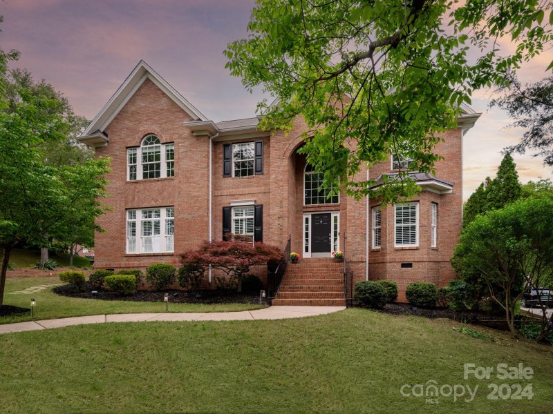 259 Shoreline Parkway