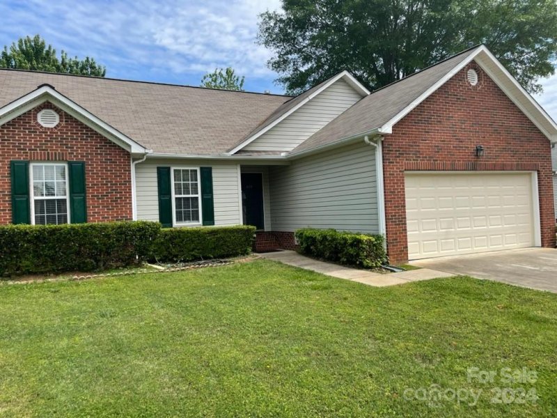 109 Scottie Court