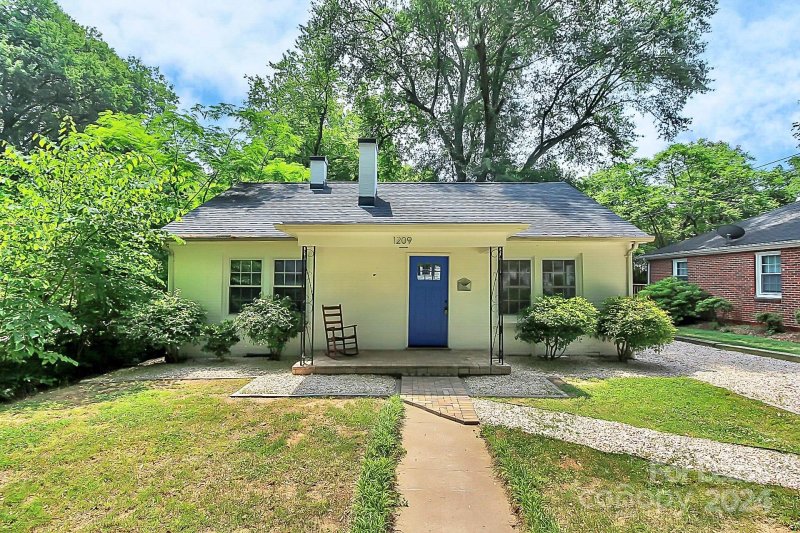 Property image 2 at 1209 Jones Street, Gastonia, NC 28052