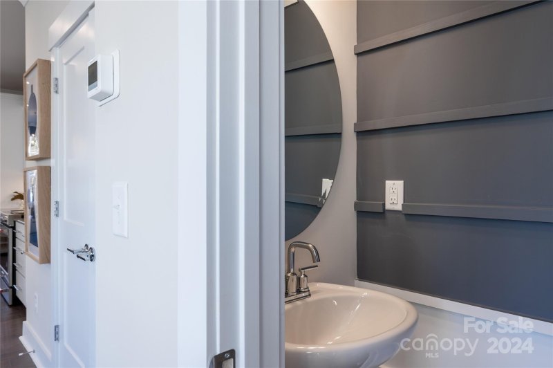 Property image 5 at 1449 Briar Creek Road, Charlotte, NC 28205