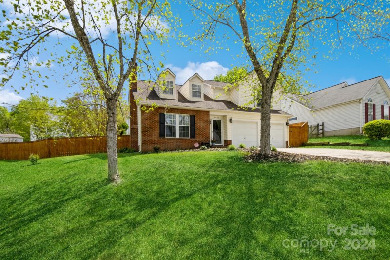 Property image 2 at 9430 Cantle Drive, Charlotte, NC 28216