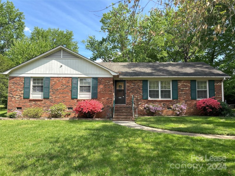 4614 Cloverdale Avenue