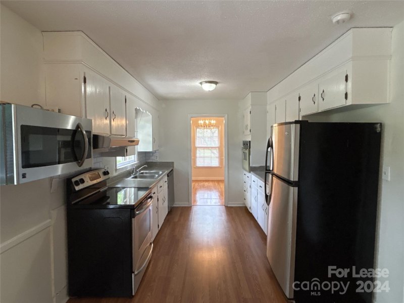 Property image 5 at 4614 Cloverdale Avenue, Charlotte, NC 28212