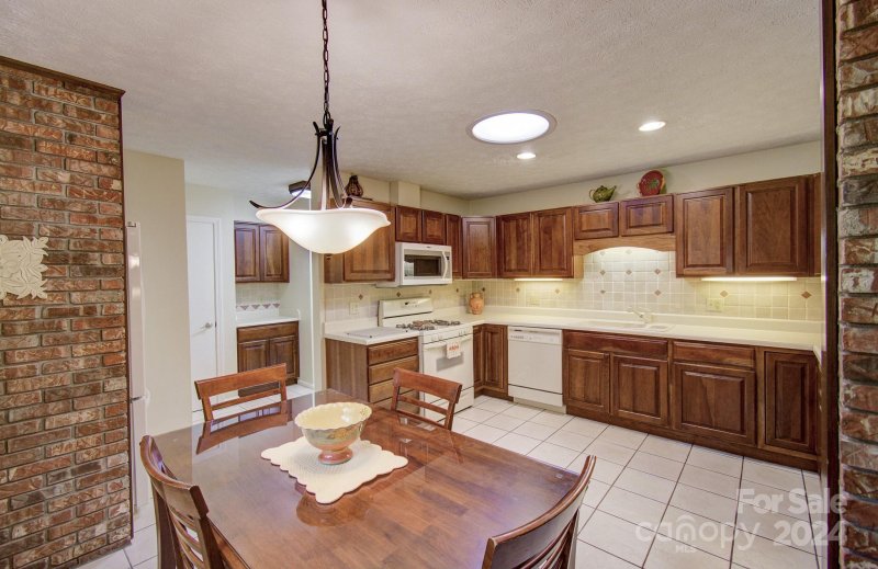 Property image 3 at 3015 Chestnut Tree Road, Hendersonville, NC 28792