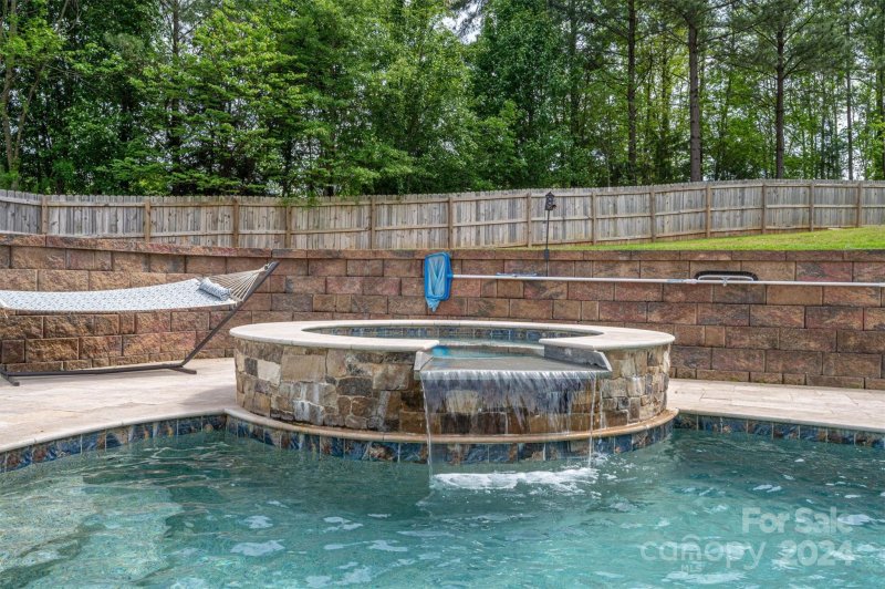 Property image 4 at 725 Heddington Court, Gastonia, NC 28056