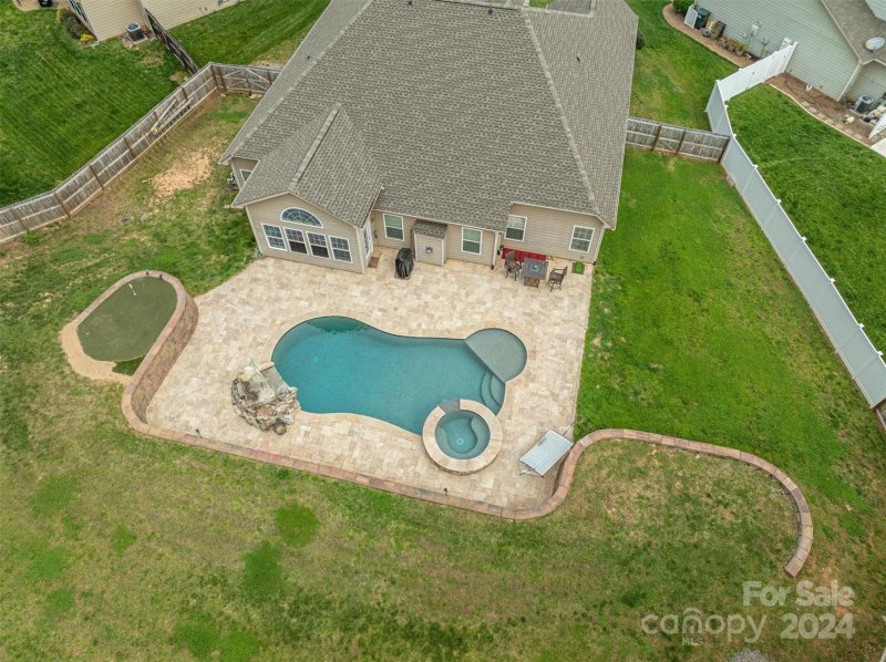 Property image 5 at 725 Heddington Court, Gastonia, NC 28056