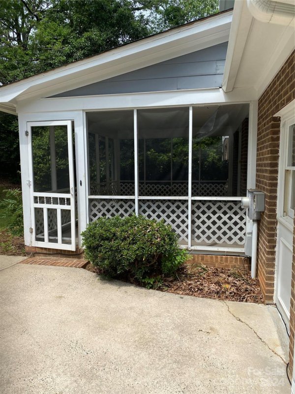 Property image 4 at 5910 Grosner Place, Charlotte, NC 28211