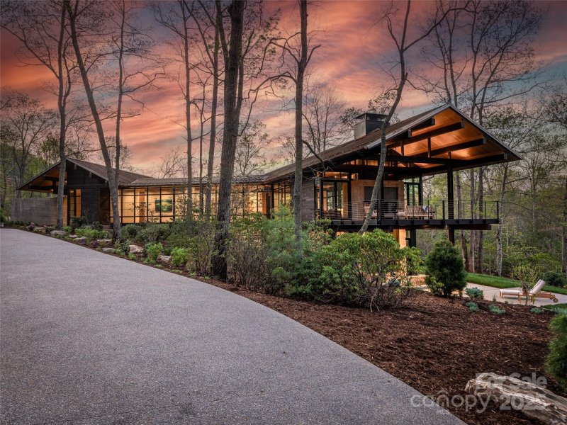 Property image 3 of 374 Walnut Valley Parkway in The Cliffs At Walnut Cove, Arden, NC 28704