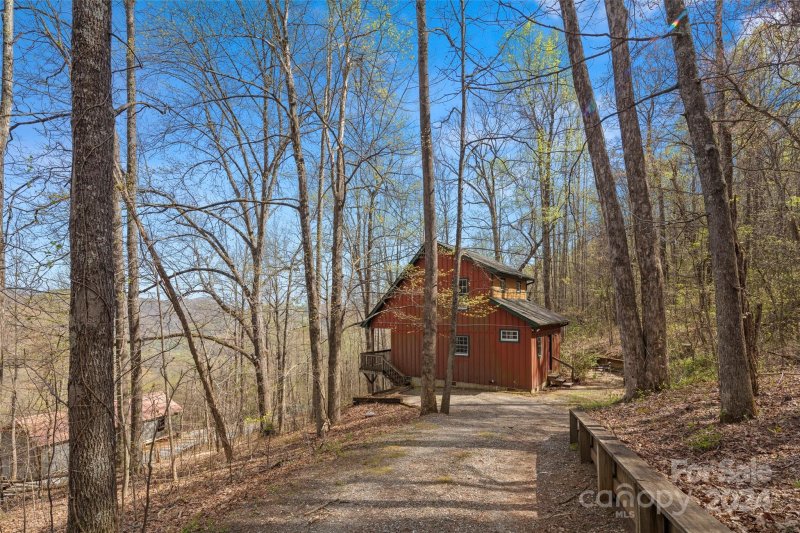 Property image 3 at 31 Tumblestone Drive, Hendersonville, NC 28792