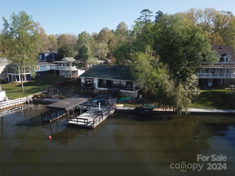 Property image 2 at 564 Pinehaven Drive, New London, NC 28127