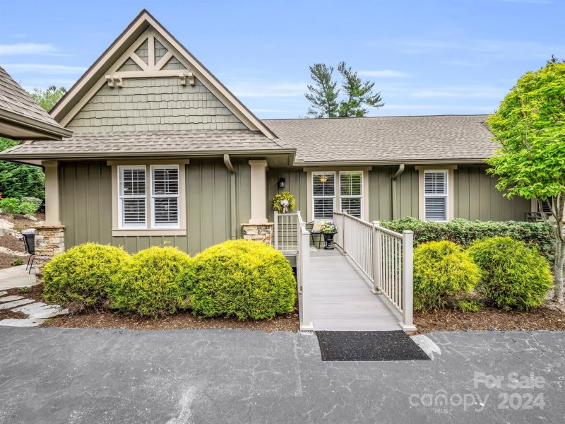 Property image 2 at 500 Fox Den Court, Hendersonville, NC 28792