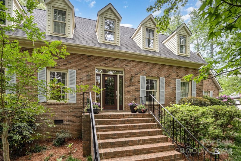 Property image 3 at 8503 Foxbridge Drive, Matthews, NC 28104