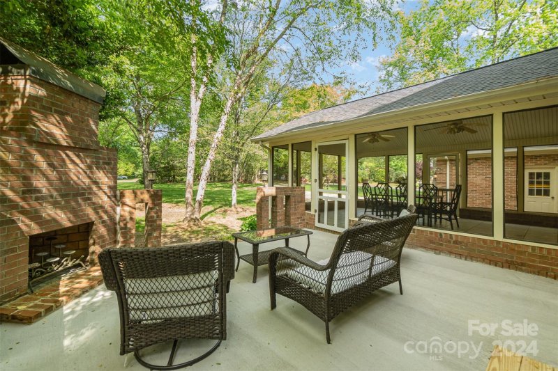 Property image 5 at 8503 Foxbridge Drive, Matthews, NC 28104