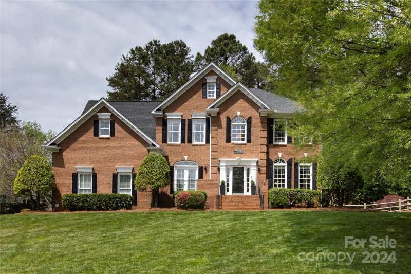 4407 Mountain Cove Drive