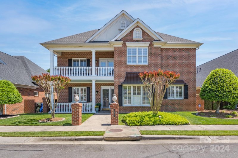 974 Blakeley Walk