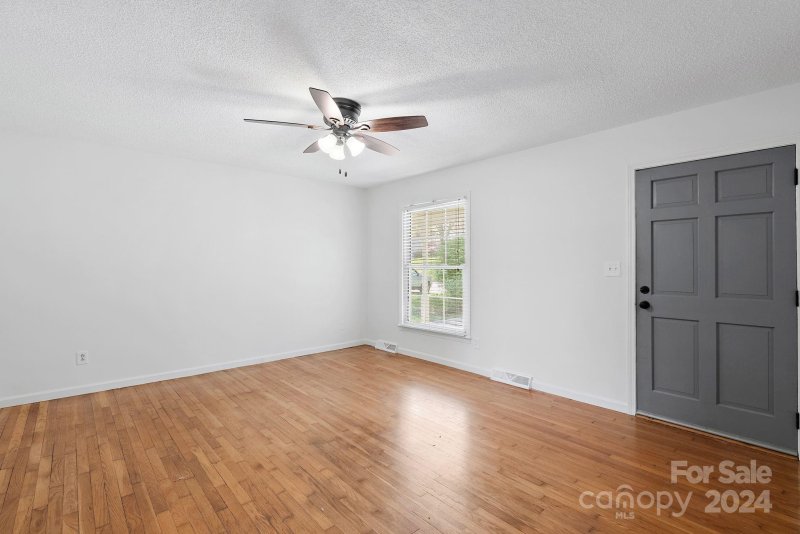 Property image 4 at 24 Skyview Terrace, Asheville, NC 28806