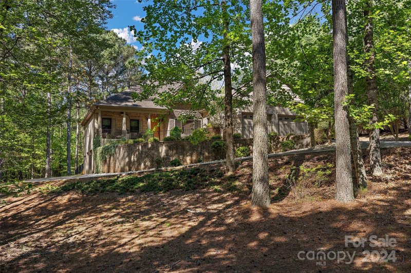 5040 Harbor View Drive