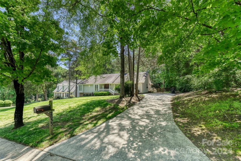 Property image 3 at 2633 Fernbank Drive, Charlotte, NC 28226