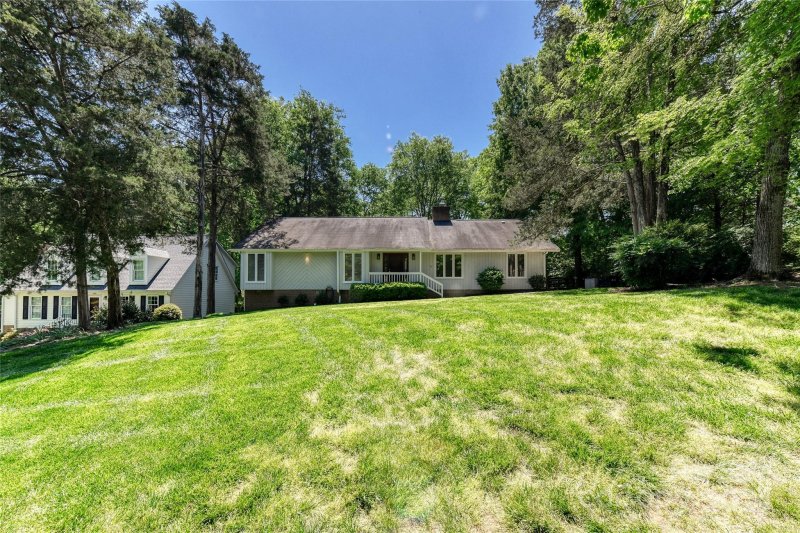 Property image 4 at 2633 Fernbank Drive, Charlotte, NC 28226