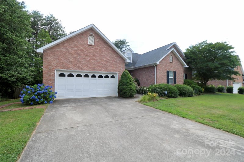 Property image 2 at 1263 Elgin Court, Gastonia, NC 28056