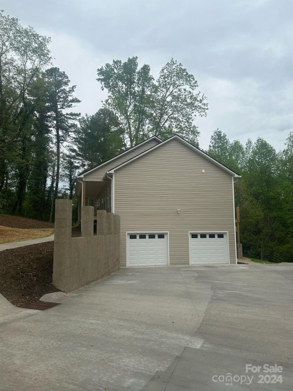 Property image 5 at 61 Whispering Pines Drive, Marion, NC 28752