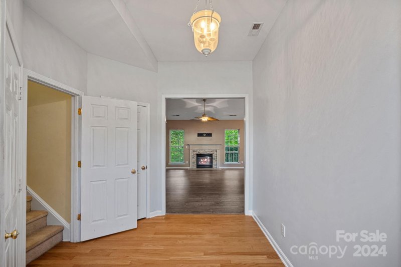 Property image 5 at 909 Clearbrook Road, Matthews, NC 28105