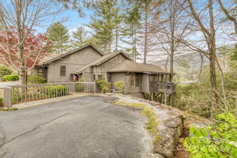 22 Racquet Club Villas Drive