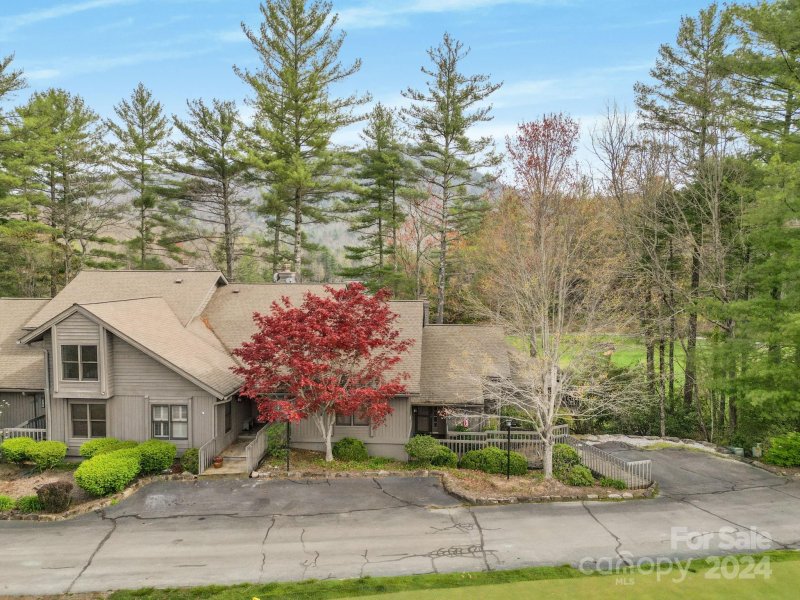 Property image 2 at 22 Racquet Club Villas Drive, Sapphire, NC 28774