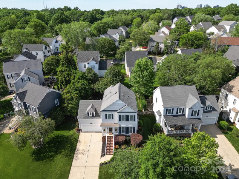 Property image 3 at 3529 Selwyn Farms Lane, Charlotte, NC 28209