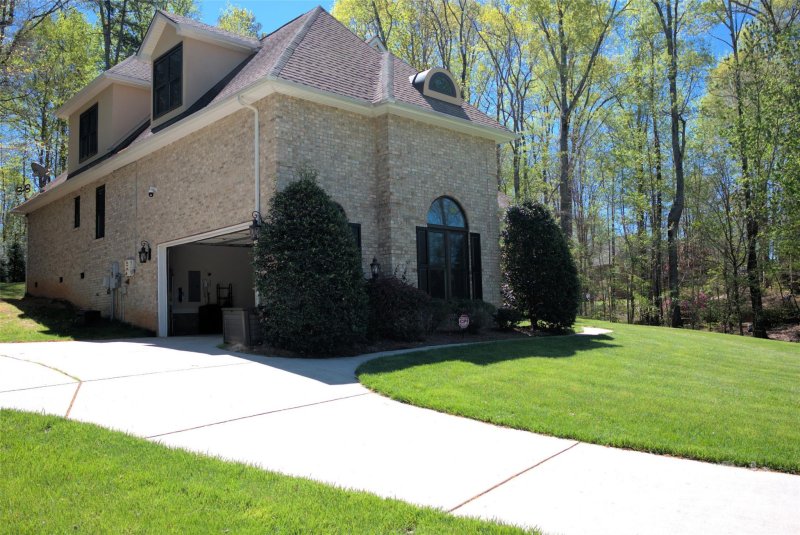 Property image 4 at 6109 Mosswood Court, Mint Hill, NC 28227
