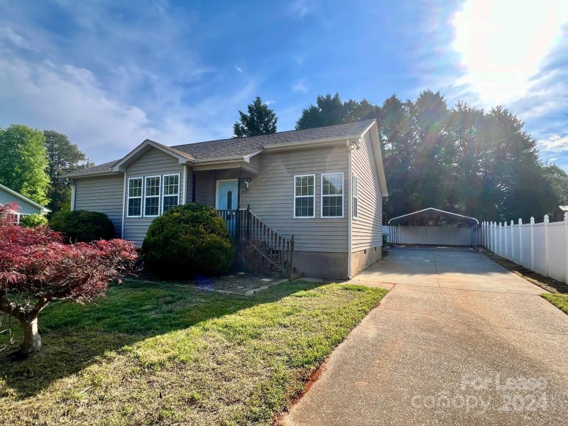 Property image 2 at 121 Driftwood Drive, Mooresville, NC 28117