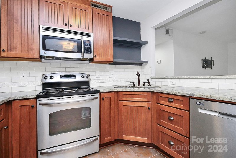 Property image 2 at 4921 Park Road, Charlotte, NC 28209