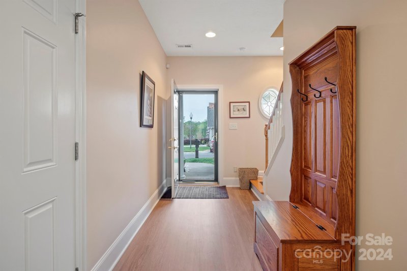 Property image 3 at 2022 Talbot Lane, Hickory, NC 28602