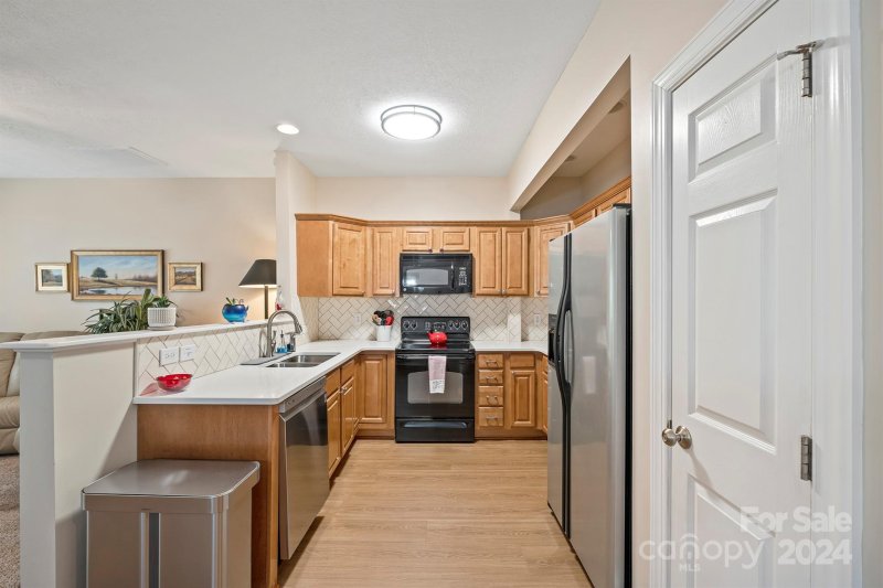 Property image 4 at 2022 Talbot Lane, Hickory, NC 28602