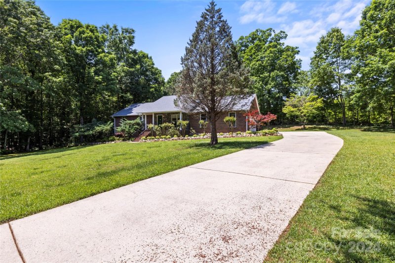 Property image 2 at 525 Orchid Court, Stanley, NC 28164