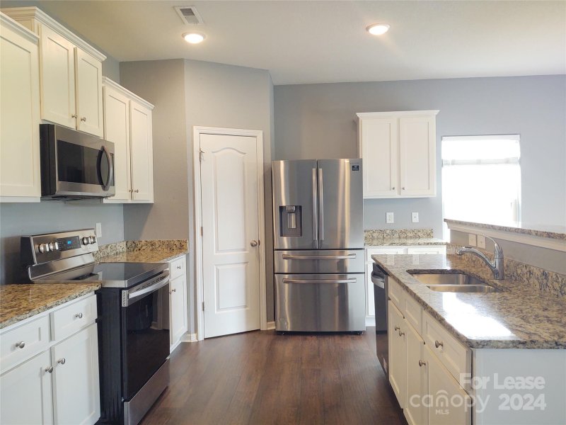 Property image 4 at 4041 Rosfield Drive, Charlotte, NC 28214