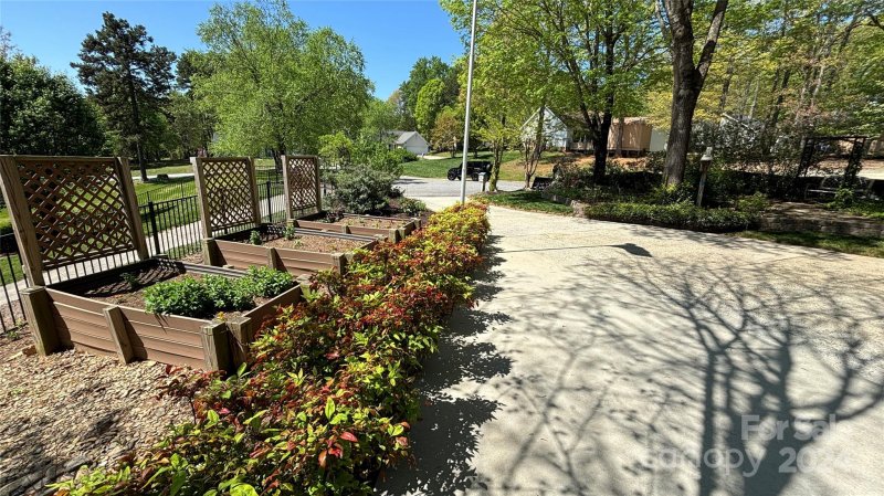 Property image 4 at 130 Fox Crossing Court, Denver, NC 28037