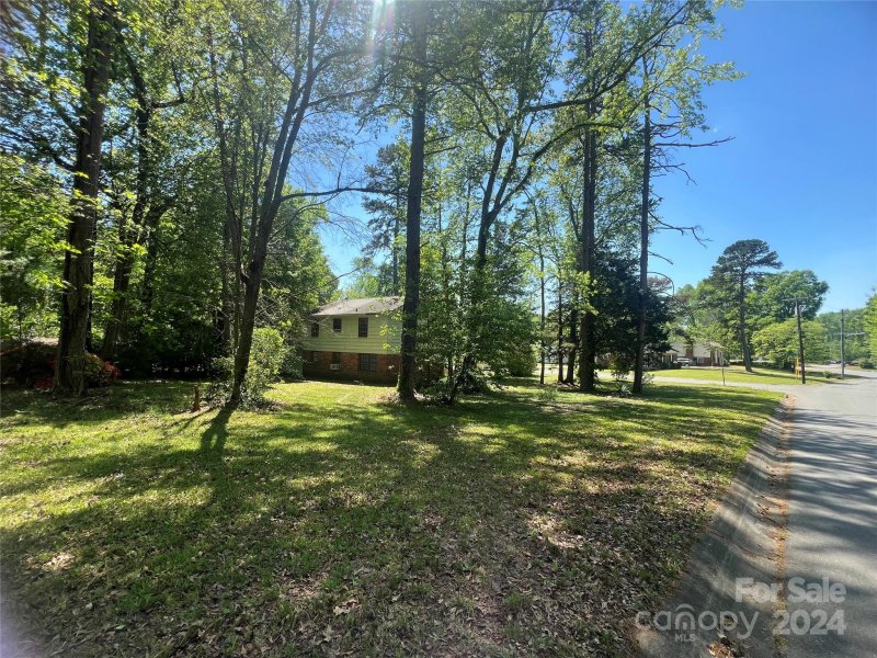 Property image 2 at 5901 Plainfield Drive, Charlotte, NC 28215