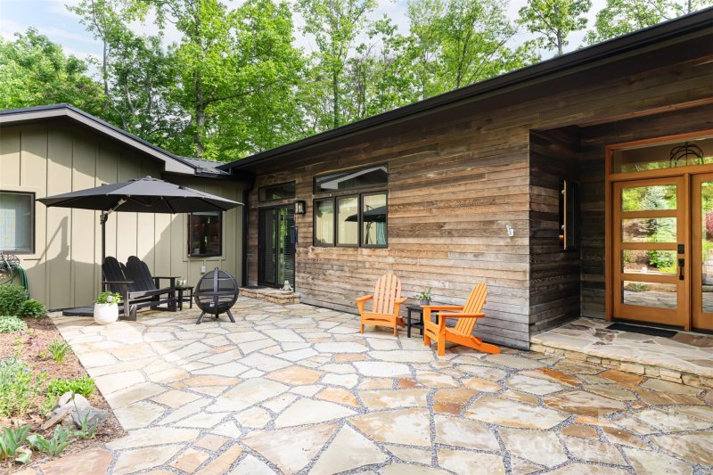 Property image 2 at 210 High Hickory Trail, Swannanoa, NC 28778