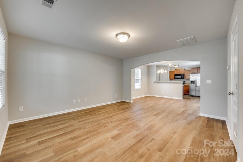 Property image 3 at 213 Ravenridge Court, Charlotte, NC 28216