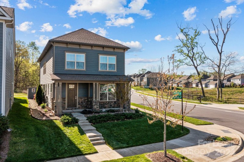 Property image 2 at 15535 Laverack Lane, Davidson, NC 28036