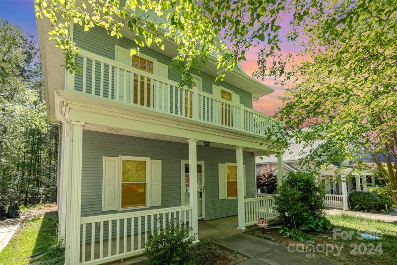 4987 Hawfield Street