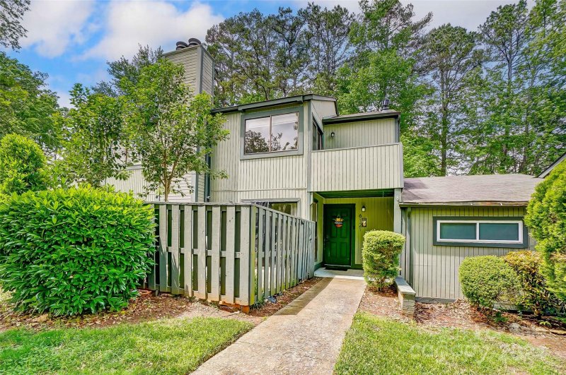 6121 Bent Tree Court