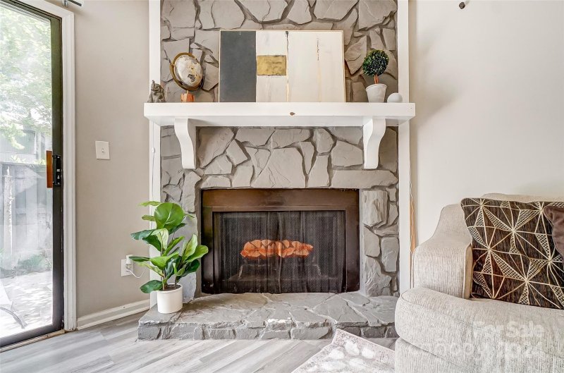 Property image 4 at 6121 Bent Tree Court, Charlotte, NC 28212