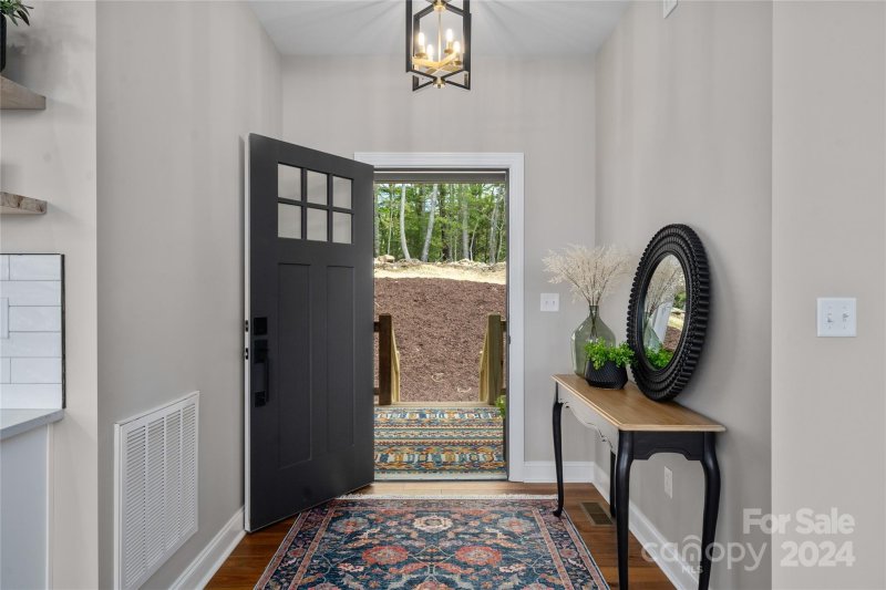 Property image 2 at 636 Crystal Heights Drive, Hendersonville, NC 28739