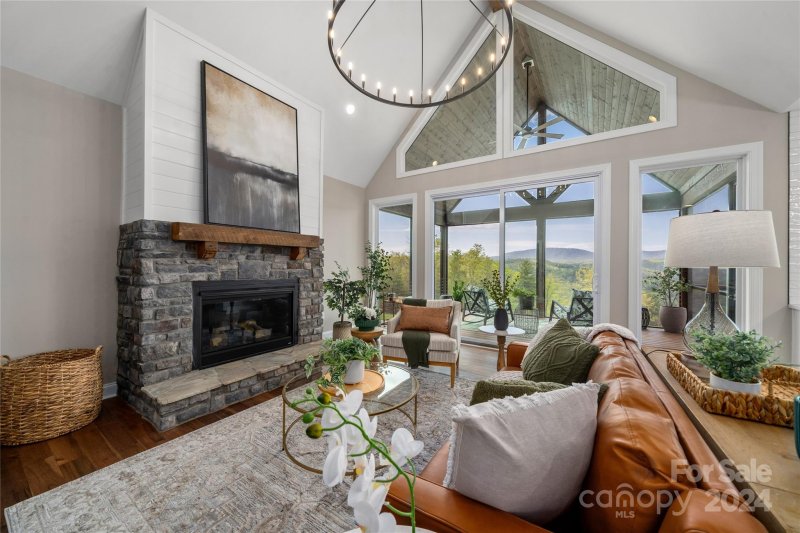 Property image 5 at 636 Crystal Heights Drive, Hendersonville, NC 28739