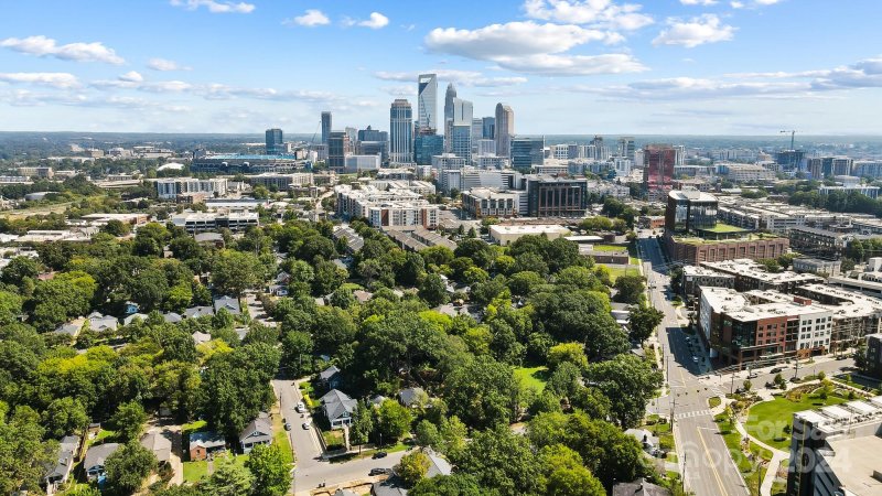 Property image 5 of 241 W Kingston Avenue in Wilmore, Charlotte, NC 28203